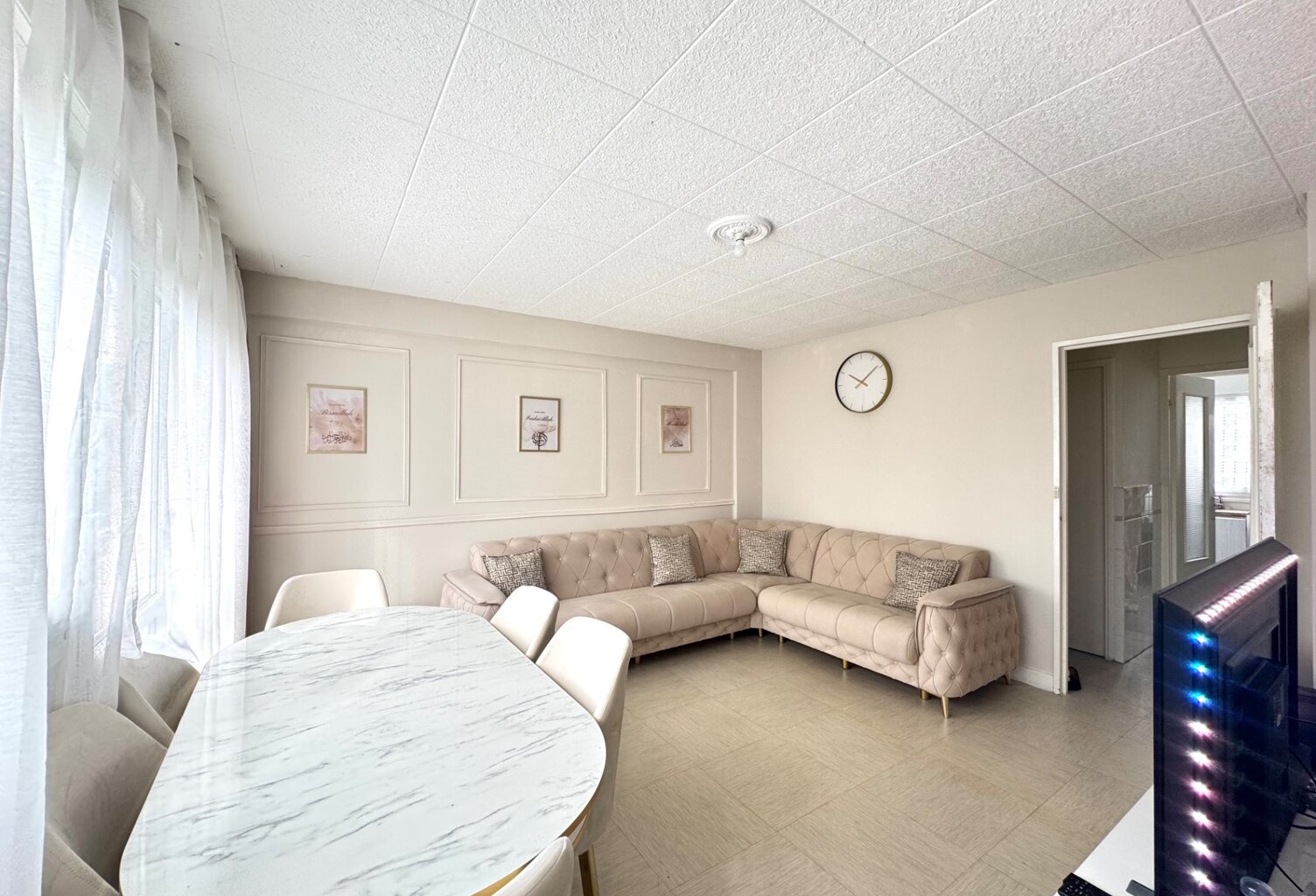 À vendre - Appartement F4 de 66,34 m2 avec une cave - Opportunité à saisir à AVON (77) — photo 1