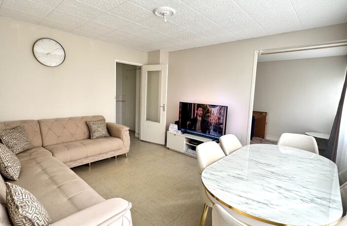 À vendre - Appartement F4 de 66,34 m2 avec une cave - Opportunité à saisir à AVON (77) — photo 2