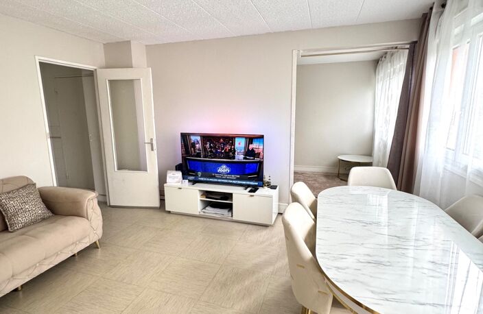 À vendre - Appartement F4 de 66,34 m2 avec une cave - Opportunité à saisir à AVON (77) — photo 3