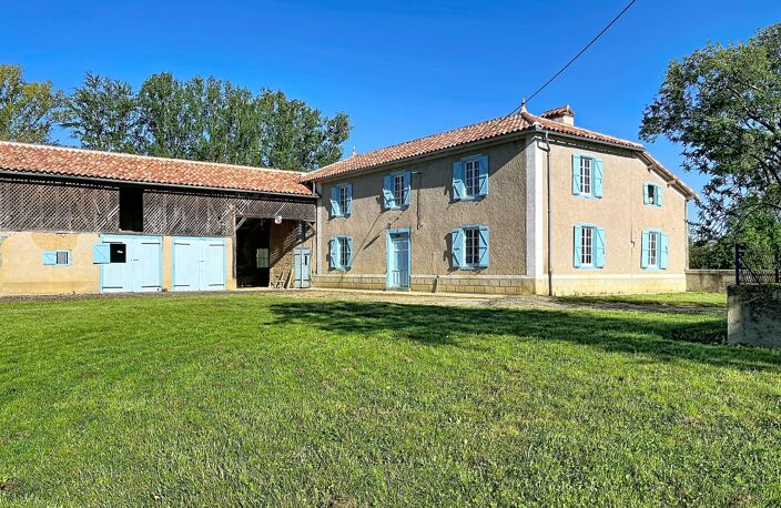 Maison Gasconne et plusieurs dépendances, vue Pyrénées — photo 4