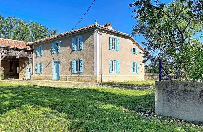 Maison Gasconne et plusieurs dépendances, vue Pyrénées — photo 5