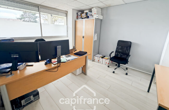 LOCAUX COMMERCIAUX / BUREAUX 250m² — photo 5