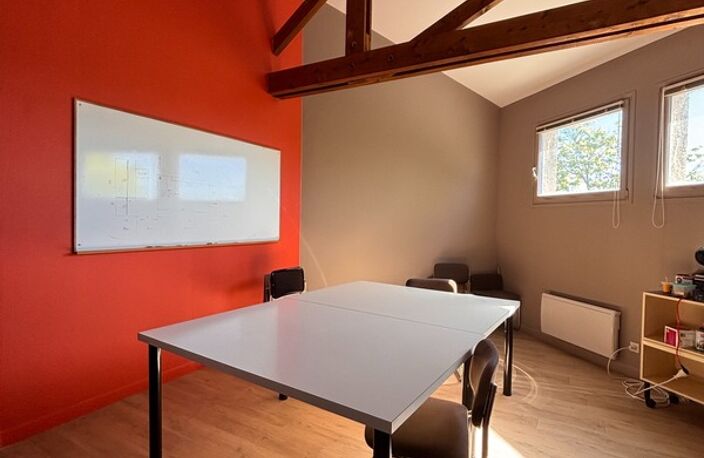 BÂTIMENT D’ACTIVITÉ INDÉPENDANT À LOUER – 1 991 m² – TERRAIN 4 500 m² – ACCÈS A89 IMMÉDIAT – Lentilly — photo 2
