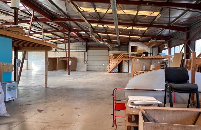 BÂTIMENT D’ACTIVITÉ INDÉPENDANT À LOUER – 1 991 m² – TERRAIN 4 500 m² – ACCÈS A89 IMMÉDIAT – Lentilly — photo 3