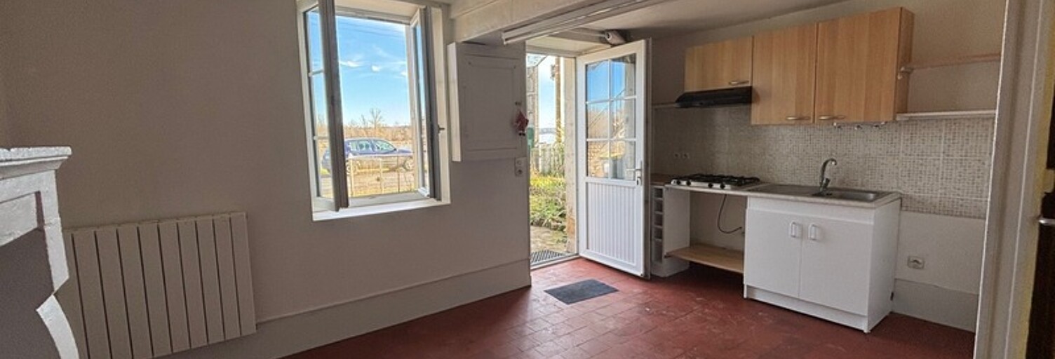Immeuble  273 m² à vendre à Marseilles-lès-Aubigny (18320)
