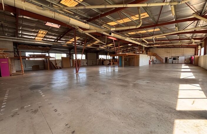 BÂTIMENT D’ACTIVITÉ INDÉPENDANT À VENDRE – 1 991 m² – TERRAIN 4 500 m² – ACCÈS A89 IMMÉDIAT – Lentilly — photo 3