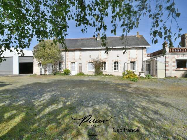 Maison 4/5 chambres - deux espaces - 2 grands hangars — photo du bien
