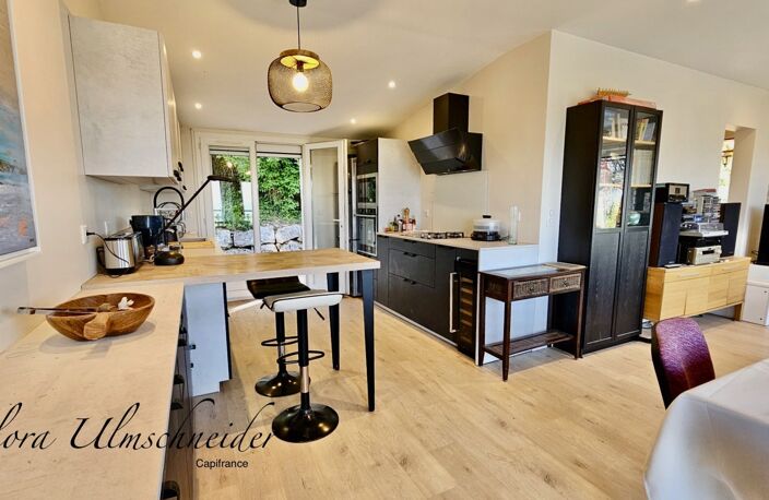 Maison lumineuse d'env. 137 m² avec vue exceptionnelle à vendre à CHINDRIEUX (73). Dépendances, terrain, proche lac du Bourget. A 25 mns d'Aix-les-Bains et 1H d'Annecy et de Genève — photo 4