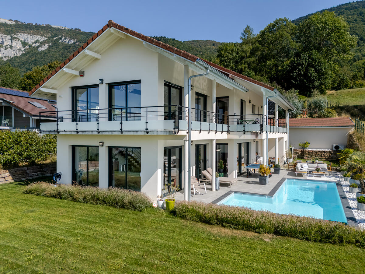 Villa / Maison  T8 à vendre Archamps 74160