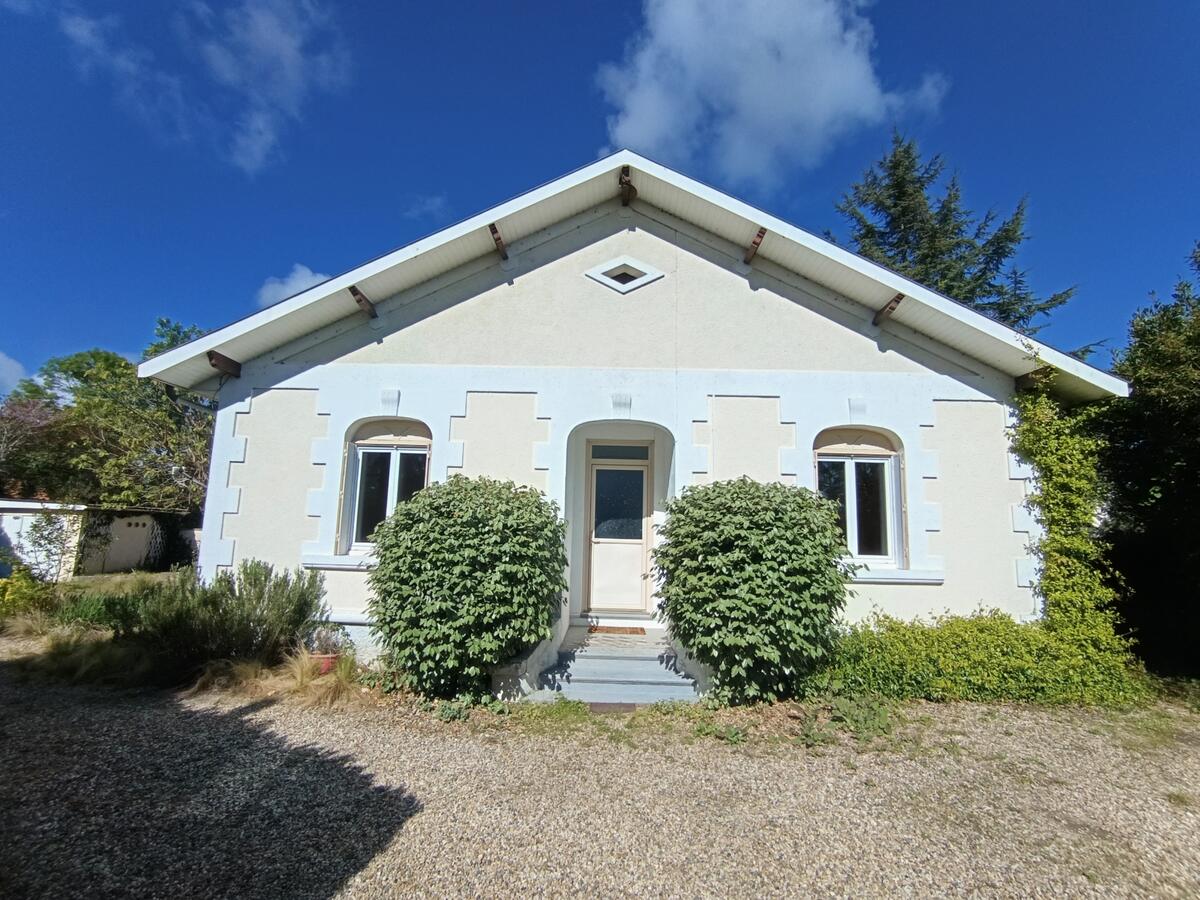 Villa / Maison  T5 à vendre Saint-Seurin-sur-l'Isle 33660