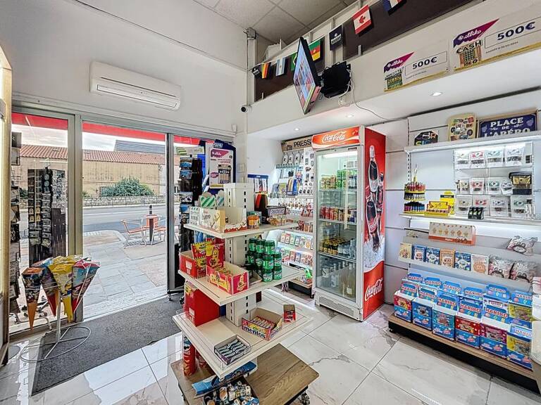 Bien Commercial À Vendre — photo 1