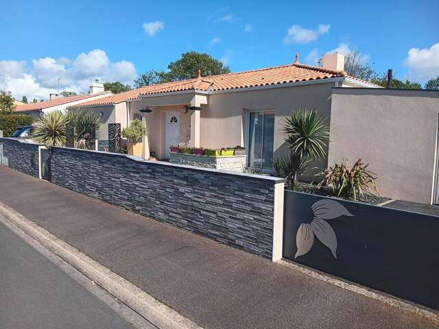 Maison proche commerces — photo du bien