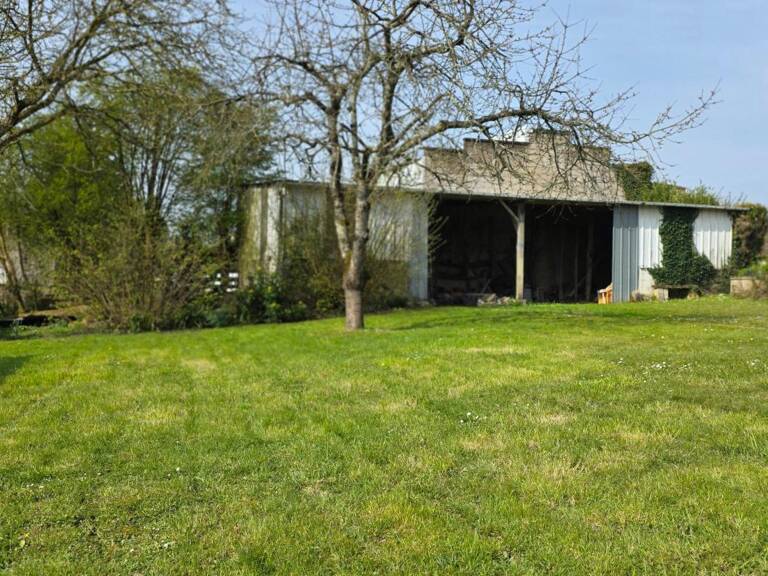 Terrain à bâtir avec hangar - PLEMET 22210 — photo 1
