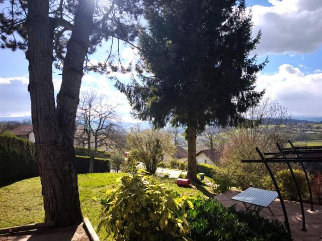 BALMONT - Sur les hauteurs, dans un environnement calme et résidentiel — photo du bien