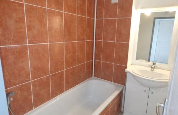 AGDE/CAYRETS – Investissement locatif : T3 + 2 PARKINGS - VENDU LOUE - BAIL MEUBLE — photo 3