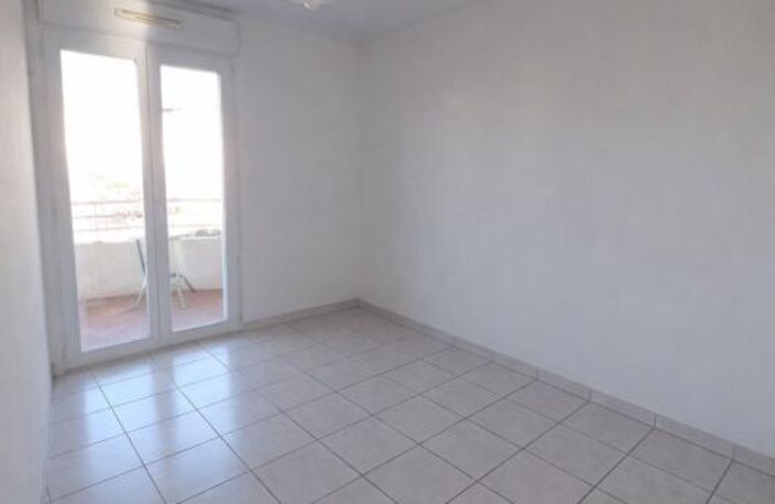 AGDE/CAYRETS – Investissement locatif : T3 + 2 PARKINGS - VENDU LOUE - BAIL MEUBLE — photo 4
