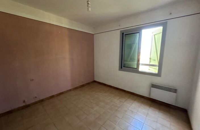 Appartement type 4 dernier étage et place de parking privative - cellier — photo 4