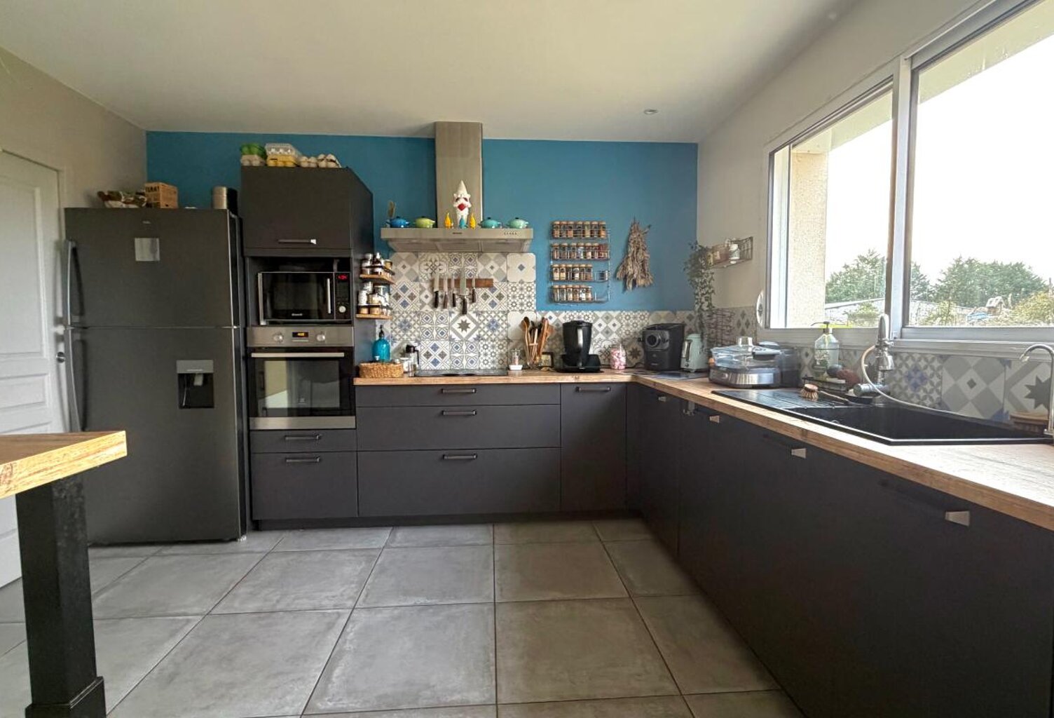 Maison avec annexes — photo 1