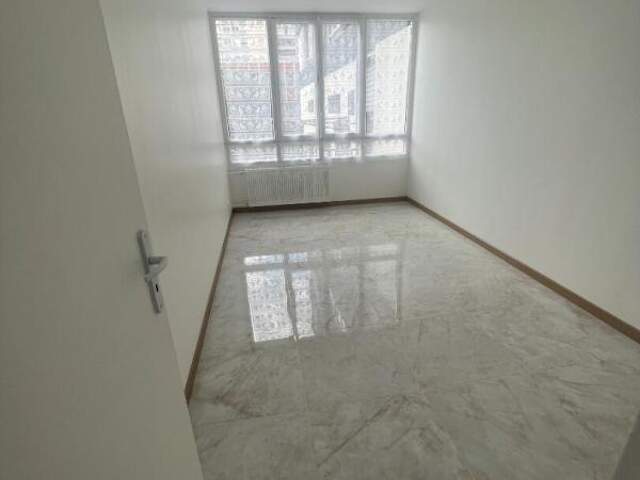Appartement Aubervilliers 3 pièce(s) 73 m2 — photo du bien