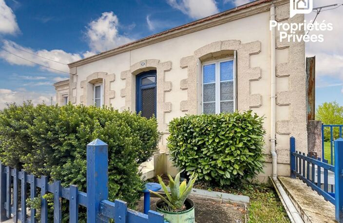 Maison de charme à Blaye avec vue estuaire, piscine et fort potentiel d'aménagement — photo 2