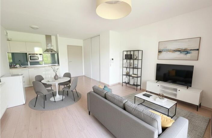 T2 50 m² rénové, balcon 13 m², parking  Résidence sécurisée — photo 2