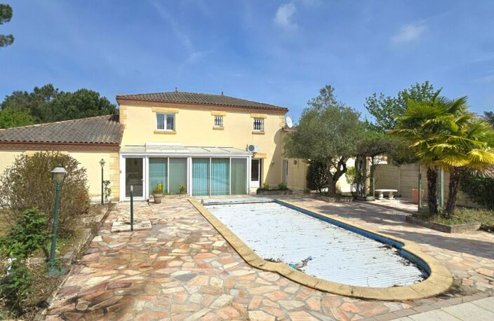 Maison individuelle de standing, avec piscine et double garage — photo 2