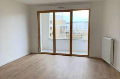 Appartement 3 pièces 811 €