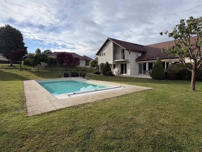 A 15 MN DE BESANÇON - VILLA DE STANDING DE 270 M² AVEC PISCINE — photo 1