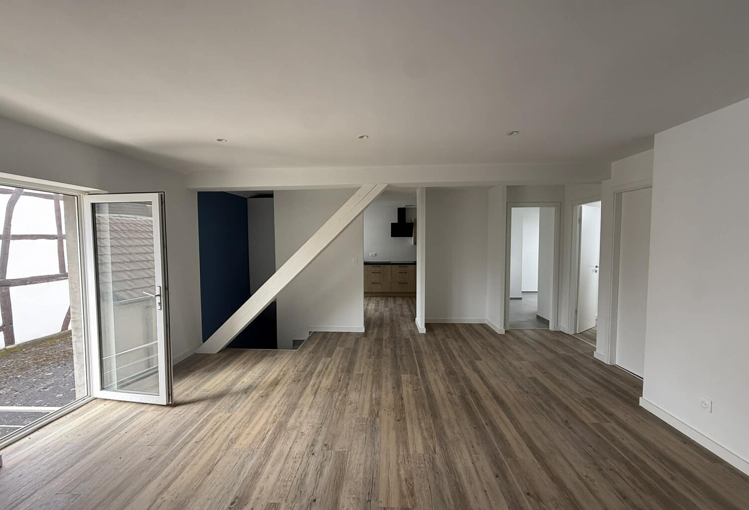Réf*** 11169: Région Frontalière, Sect. Attenschwiller / Michelbach: appartement entièrement rénové env. 65 m² — photo 1