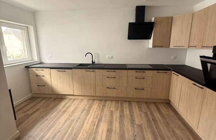 Réf*** 11169: Région Frontalière, Sect. Attenschwiller / Michelbach: appartement entièrement rénové env. 65 m² — photo 2