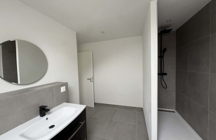 Réf*** 11169: Région Frontalière, Sect. Attenschwiller / Michelbach: appartement entièrement rénové env. 65 m² — photo 5