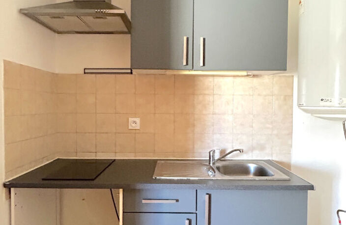 A LOUER APPARTEMENT DE TYPE 1 DE 27 M2 - SAINT ANDRE DE CUBZAC CENTRE — photo 3