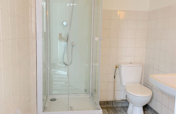 A LOUER APPARTEMENT 1 PIECE - BLAYE CENTRE — photo 4