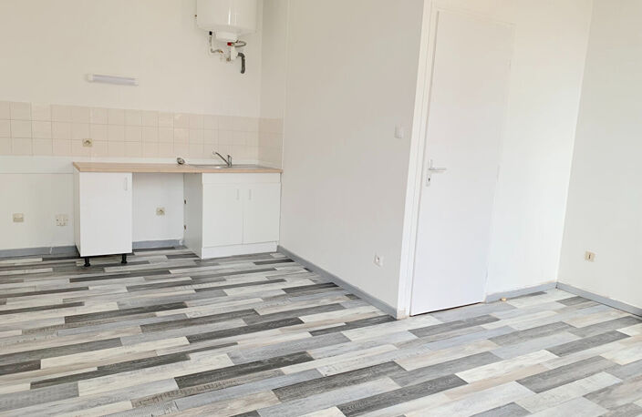 A LOUER APPARTEMENT 1 PIECE - BLAYE CENTRE — photo 5