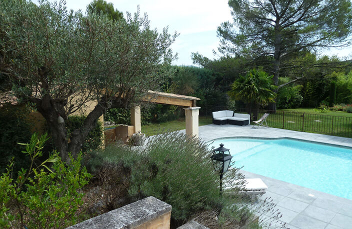 VILLA AIX EN PROVENCE - 8 pièce(s) - — photo 2
