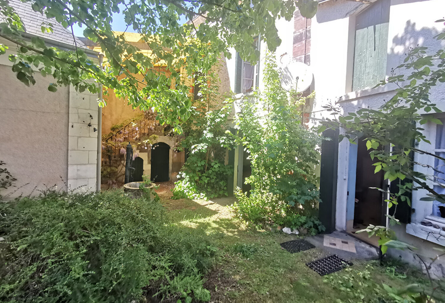 MAISON DE VILLAGE A RENOVER - YZEURES SUR CREUSE — photo 1