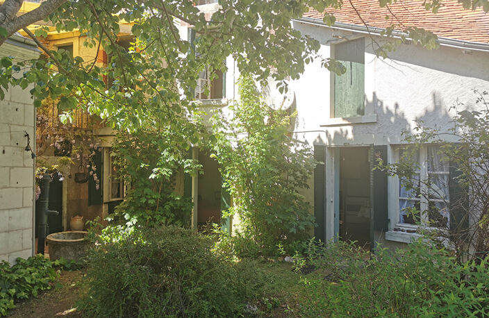 MAISON DE VILLAGE A RENOVER - YZEURES SUR CREUSE — photo 2