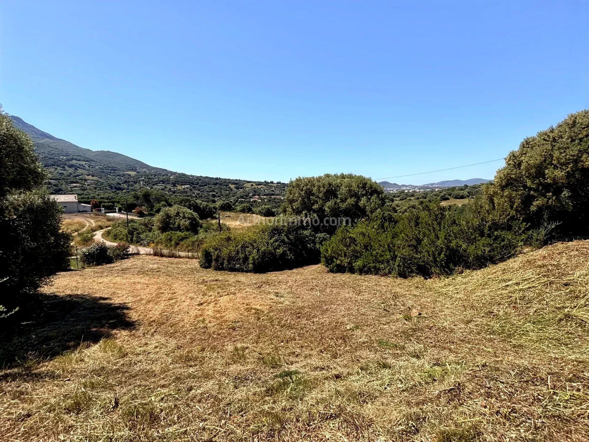 Terrain 943 m² · à Peri · 159 000 €