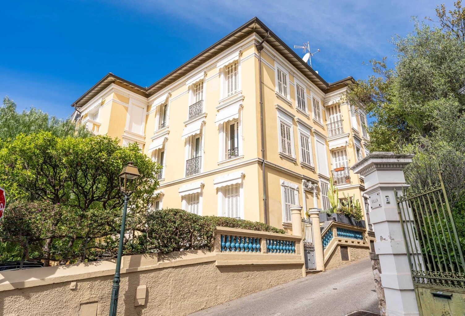 Beaulieu-sur-Mer – Charme Belle Époque, volumes et cachet ! — photo 1