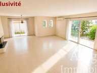 Villa 4 faces avec jardin. — photo 2