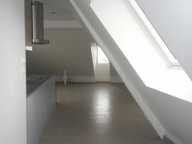 APPARTEMENT SOUS COMBLES 3 PIECES CENTRE BRUYERES ET MONTBERAULT — photo 4