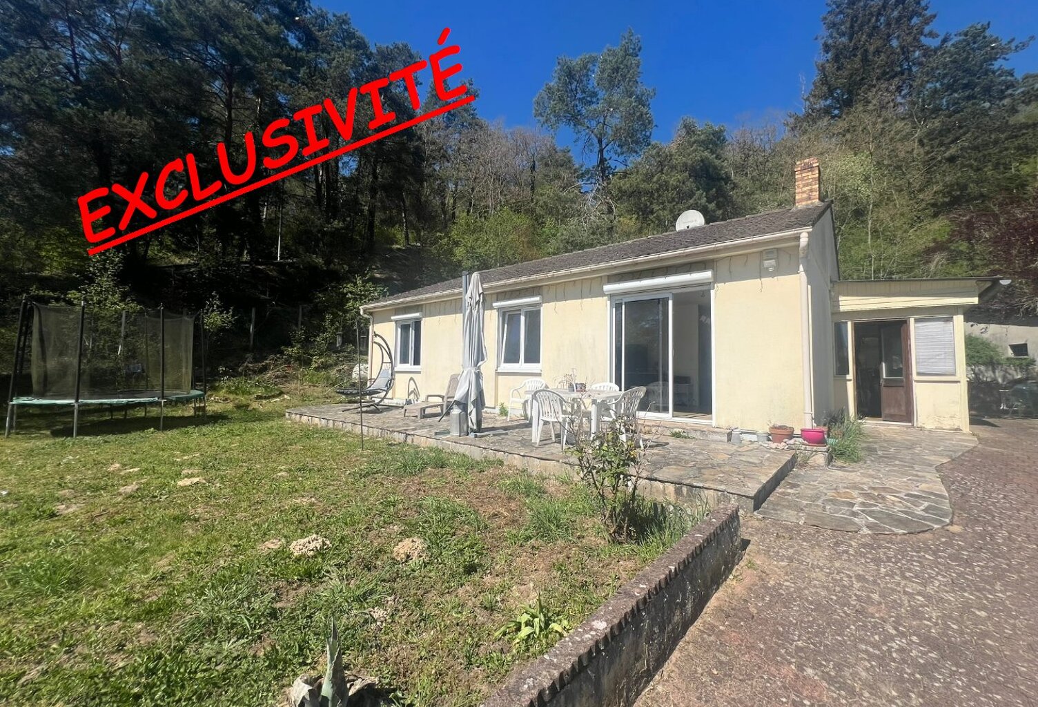 PLAIN-PIED 3 CHAMBRES  TERRAIN DE 1 838 M² — photo 1