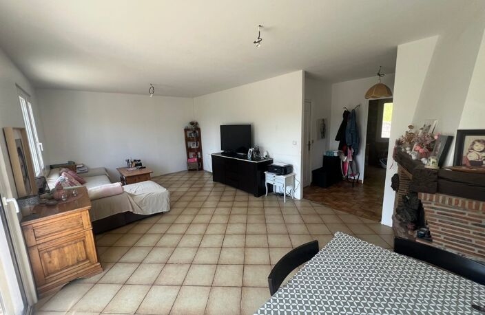 PLAIN-PIED 3 CHAMBRES  TERRAIN DE 1 838 M² — photo 2