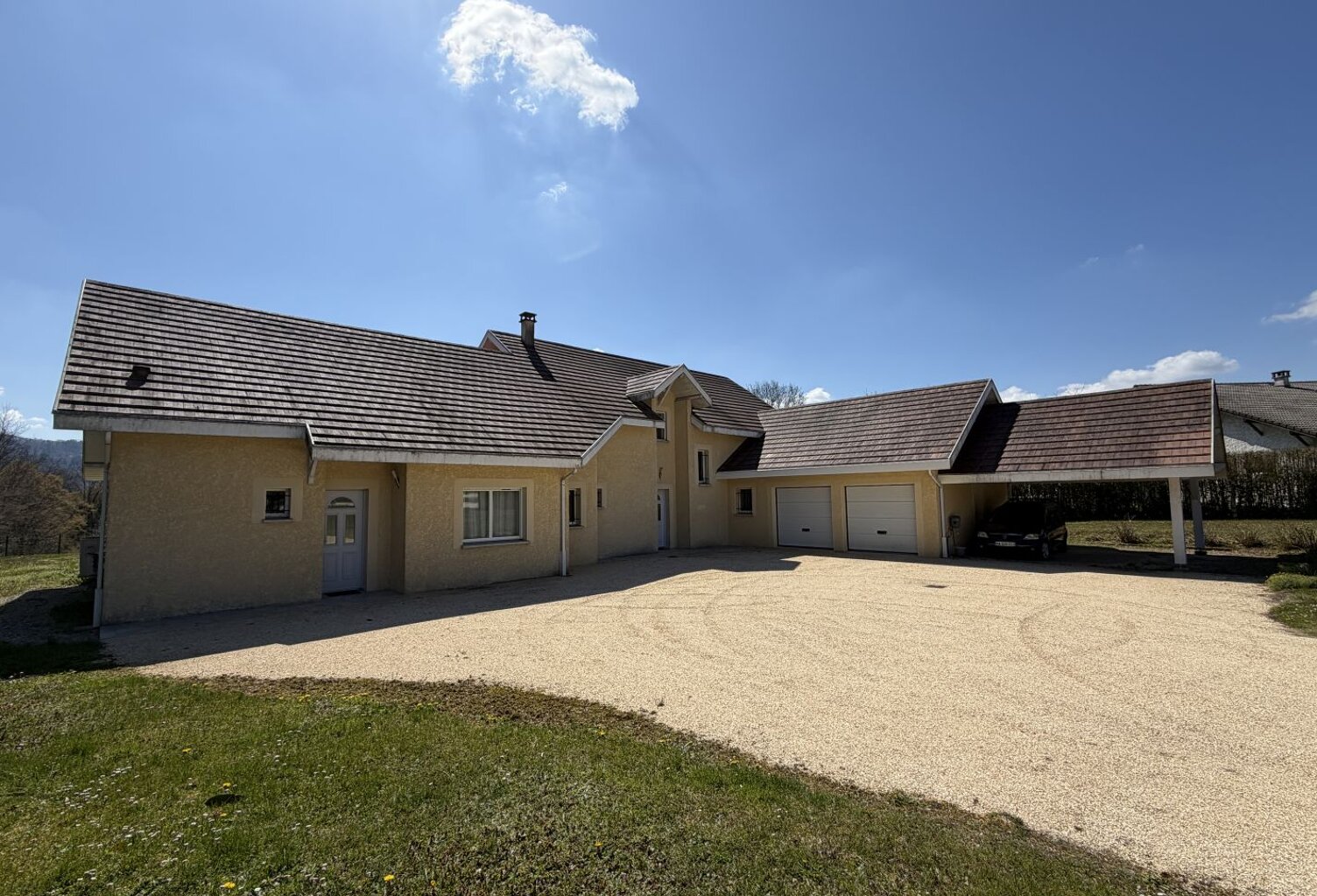 Villa — photo 1