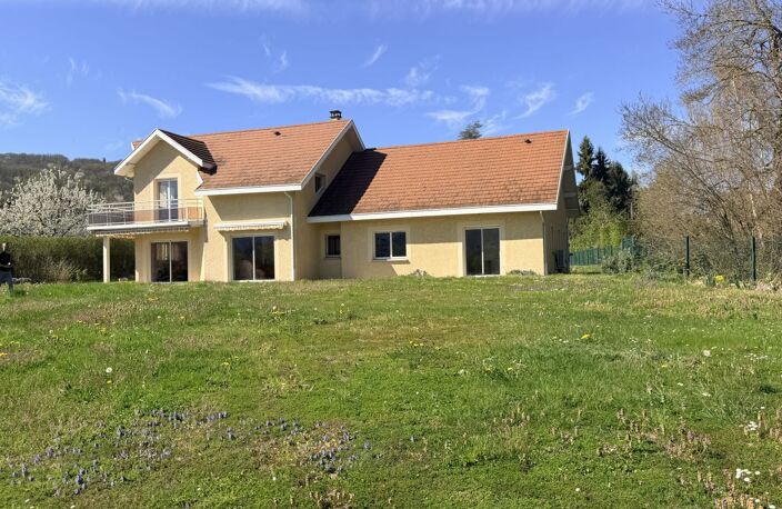 Villa — photo 3