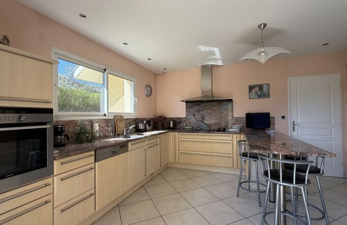 Villa — photo 4