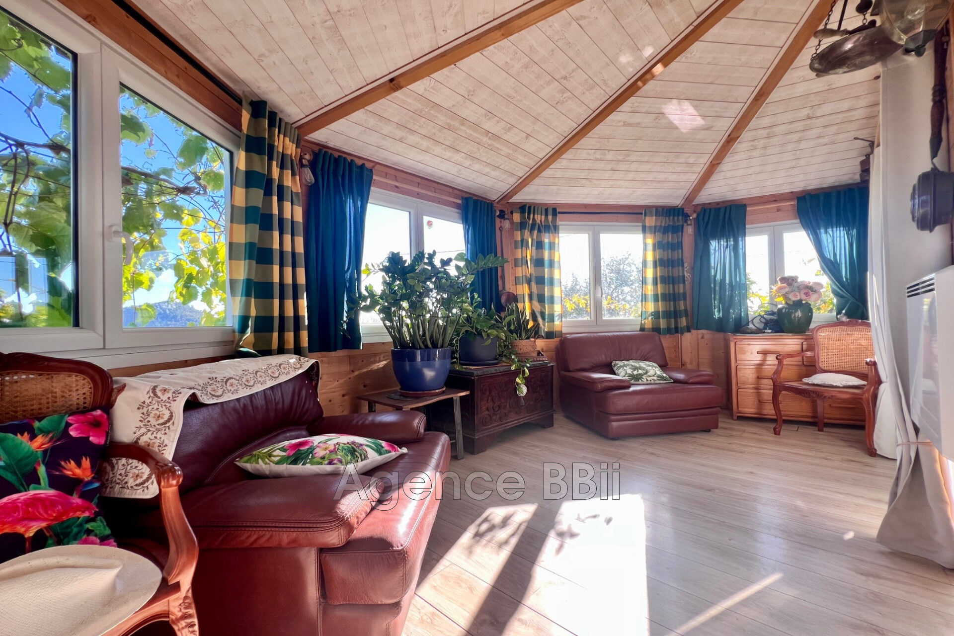 Villa / Maison  T7 à vendre Saint-André-de-la-Roche 06730