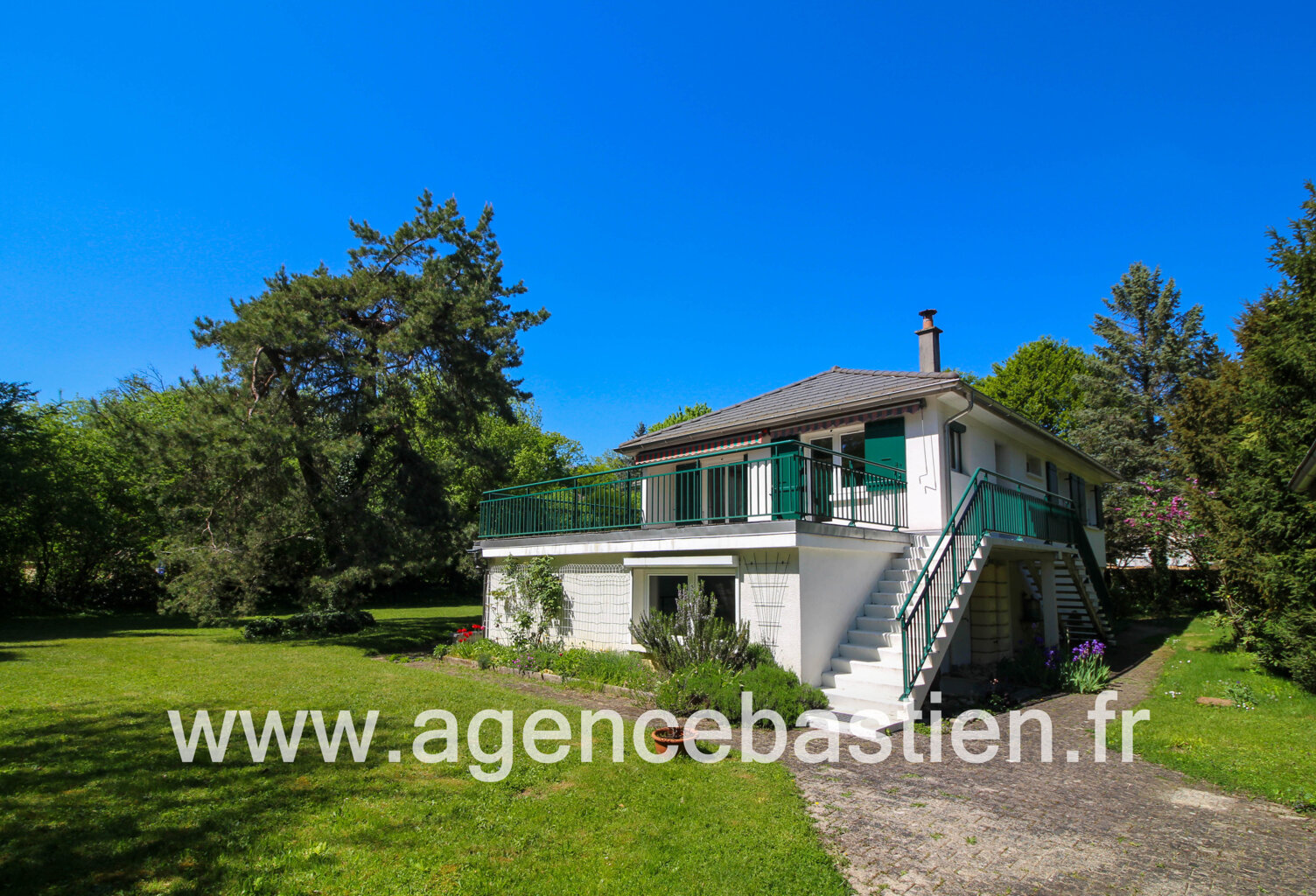 Villa 8 pièces avec 6 chambres sur 2 006 m2 de terrain à Sai — photo 1