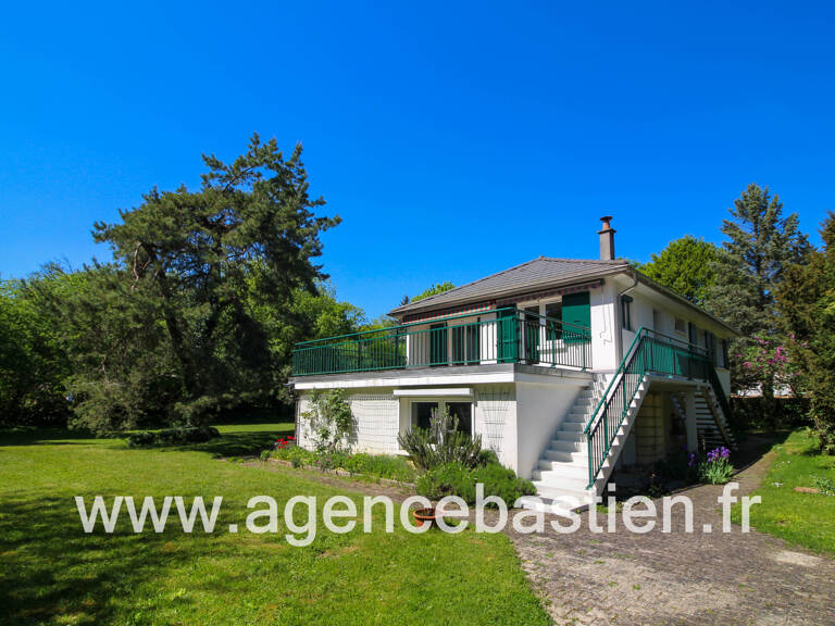 Villa 8 pièces avec 6 chambres sur 2 006 m2 de terrain à Sai — photo 1