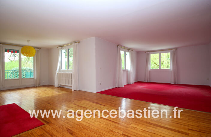 Villa 8 pièces avec 6 chambres sur 2 006 m2 de terrain à Sai — photo 3
